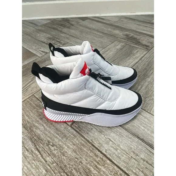 WOMEN'S OUT N ABOUT™ III PUFFY ZIP BOOT - Picture 3 of 8